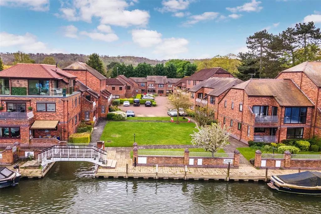 Rivermead Court